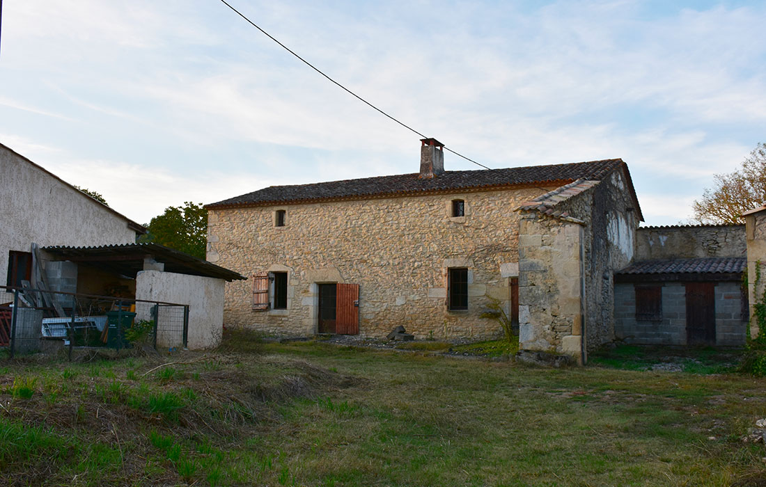 Plum Blossom House - New Halmet